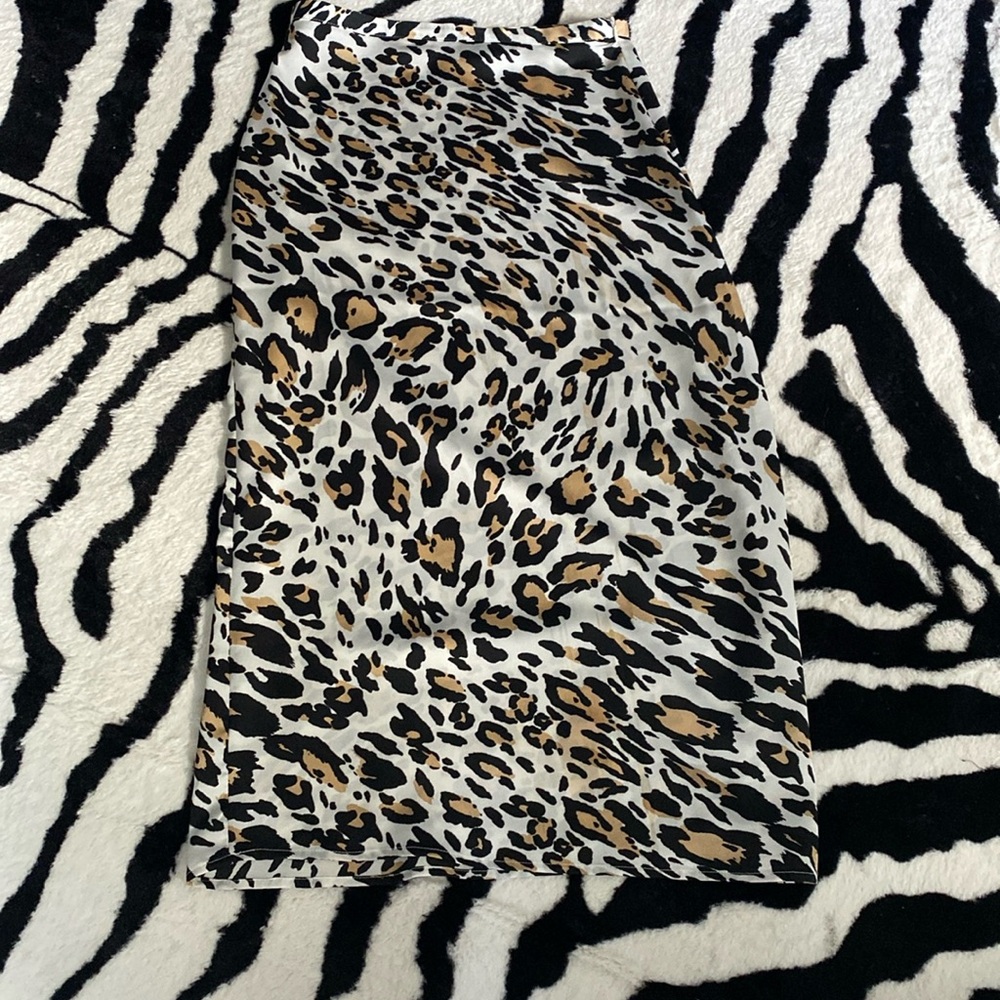 😍CUTE!! NWOT LEOPARD PRINT MAXI SKIRT SMALL!